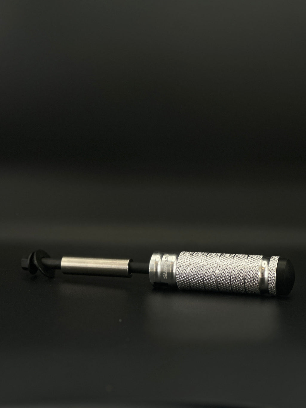 Bolt on Razor Footlock